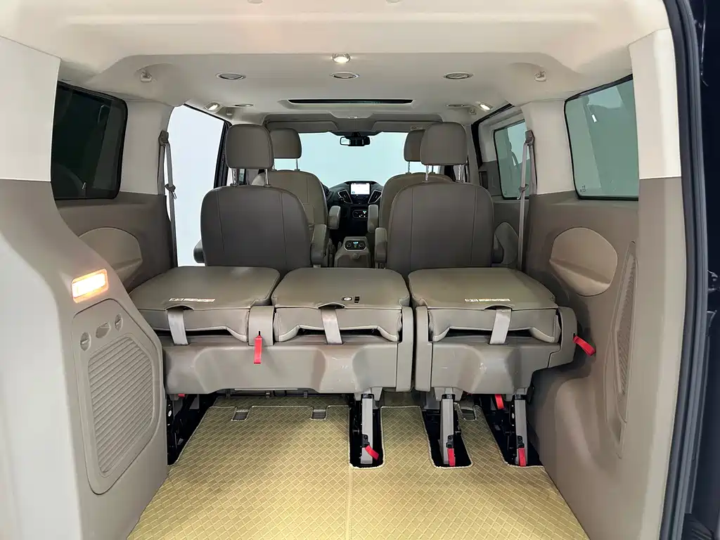 Ford Tourneo 2017 — фото 13