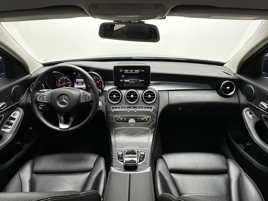 Mercedes-Benz C-Class 2018 — фото 9