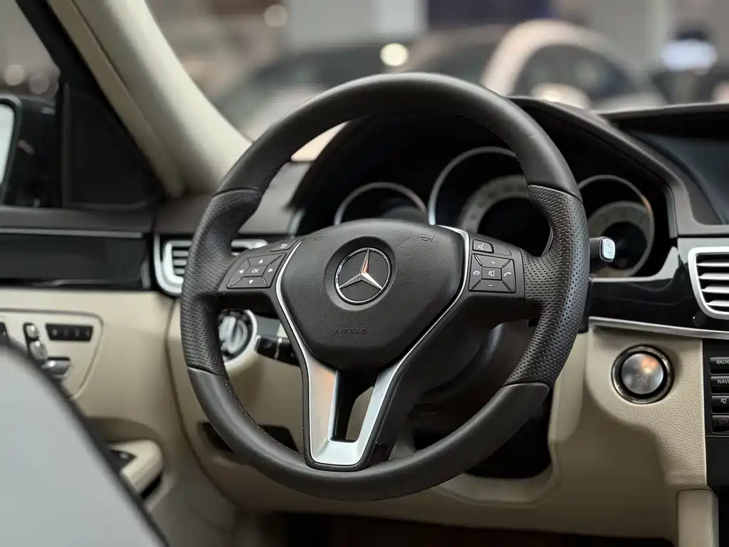 Mercedes-Benz E-Class 2014 — фото 10