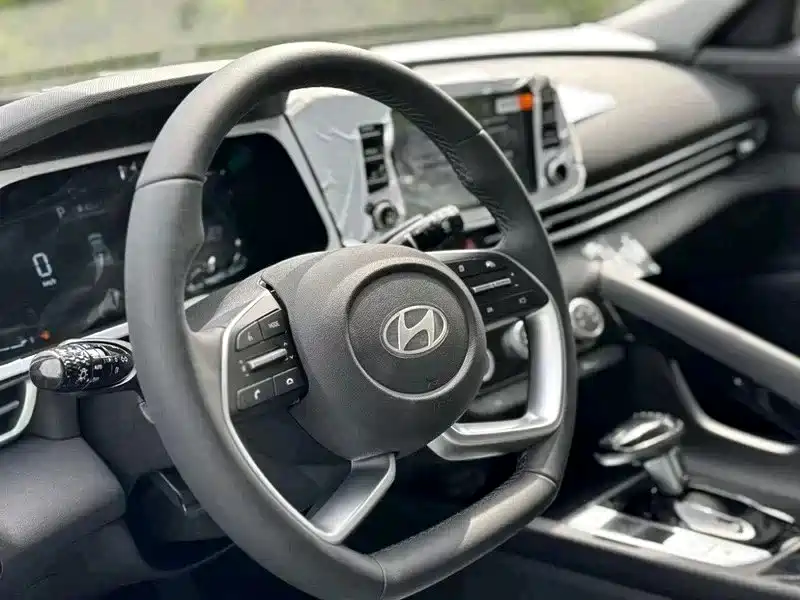 Hyundai Elantra 2024 — фото 4