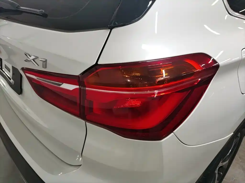 BMW X1 2017 — фото 8