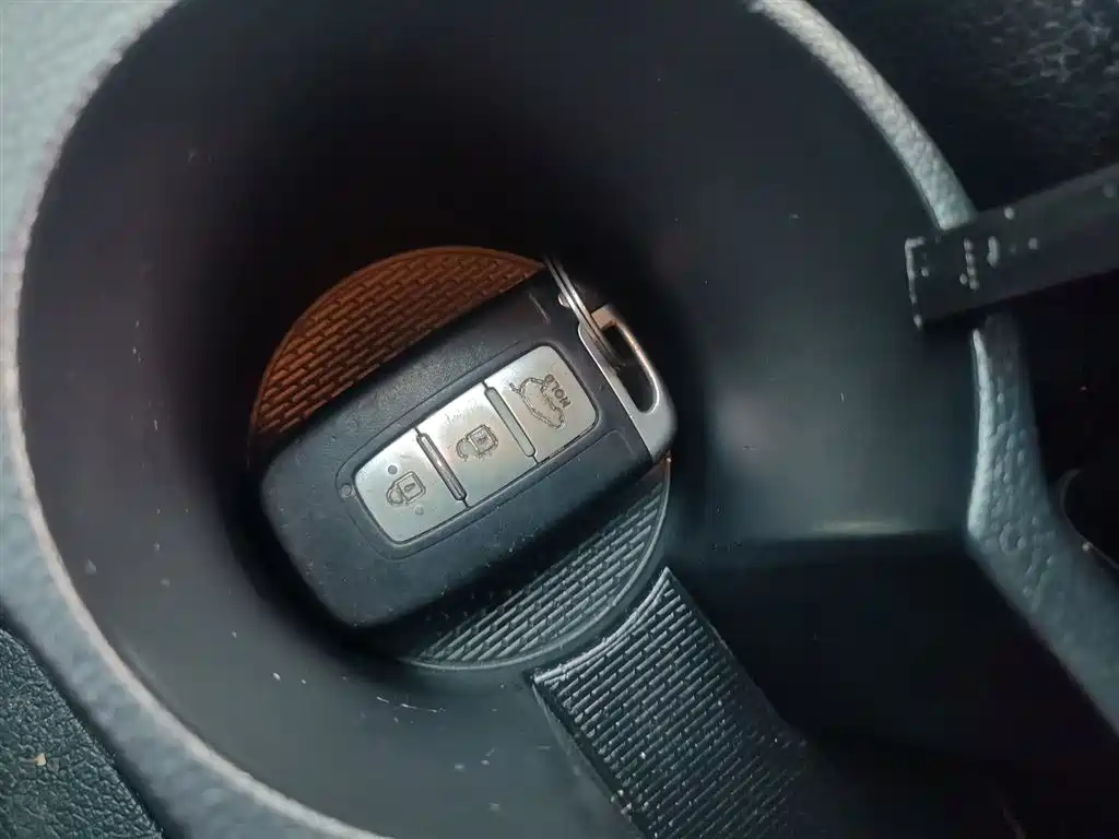 Hyundai Veloster 2014 — фото 18