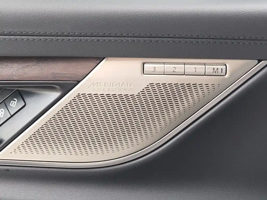 Jaguar XFL 2022 — фото 16