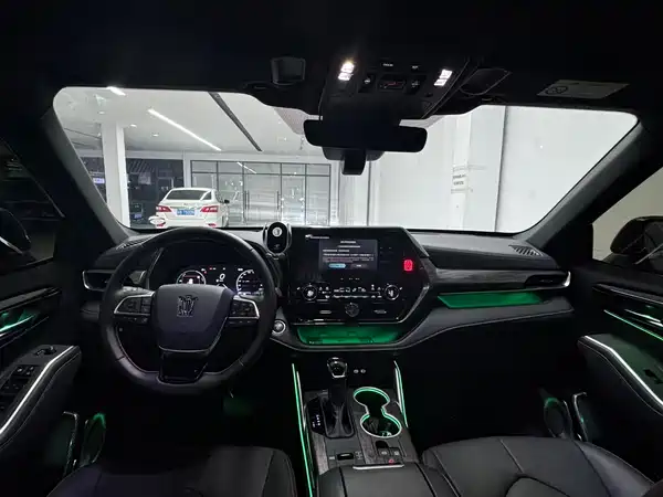 Toyota Crown Kluger 2025