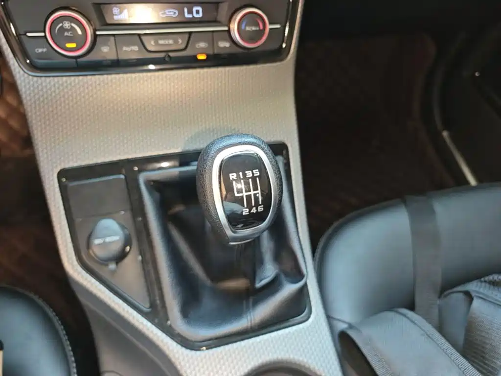 Geely Emgrand GS 2016 — фото 14
