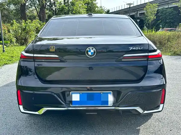 BMW 7 Series 2024