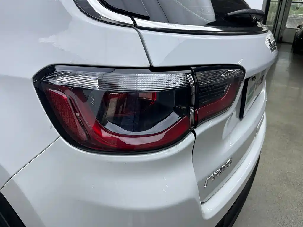 Jeep Compass 2018 — фото 33