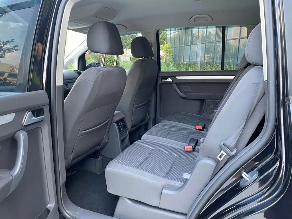 Volkswagen Touran 2015