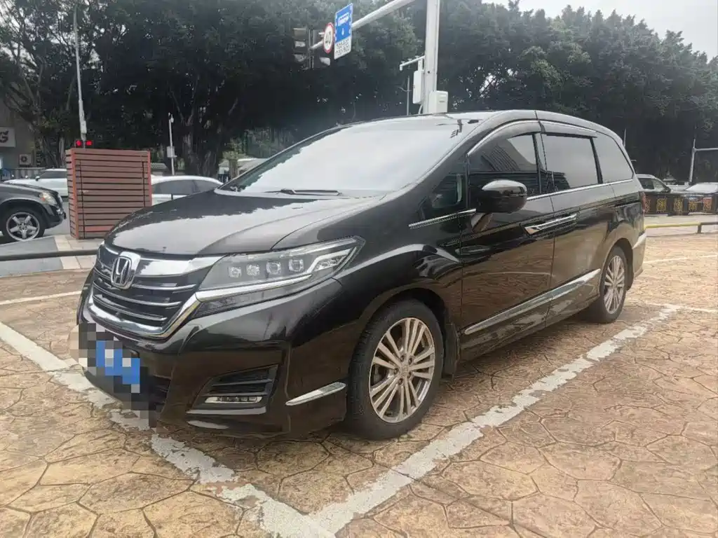 Honda Elysion 2016