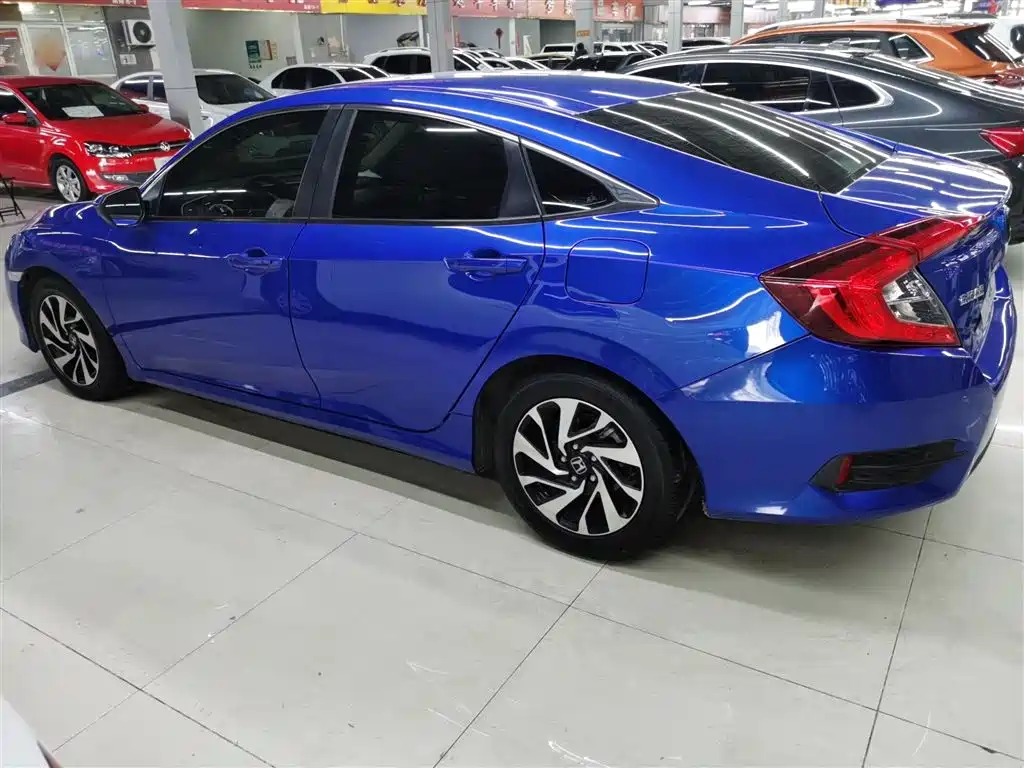 Honda Civic 2019 — фото 21