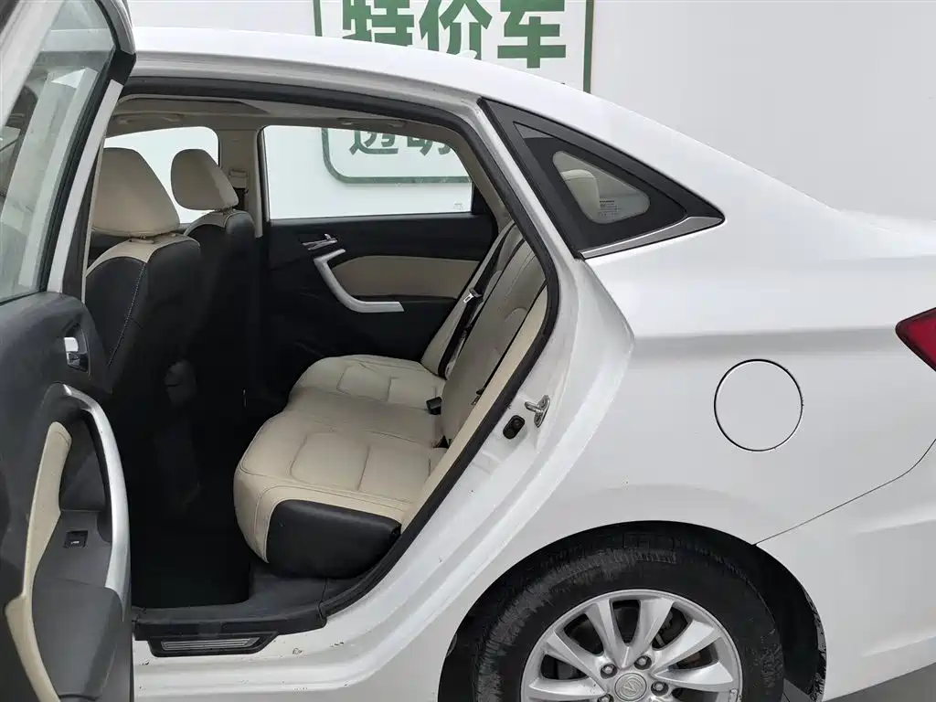Changan V7 2016 — фото 15