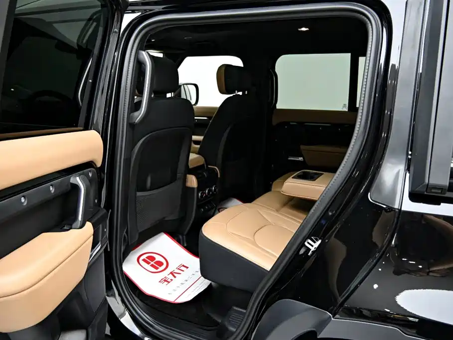 Land Rover Defender 2024 — фото 14