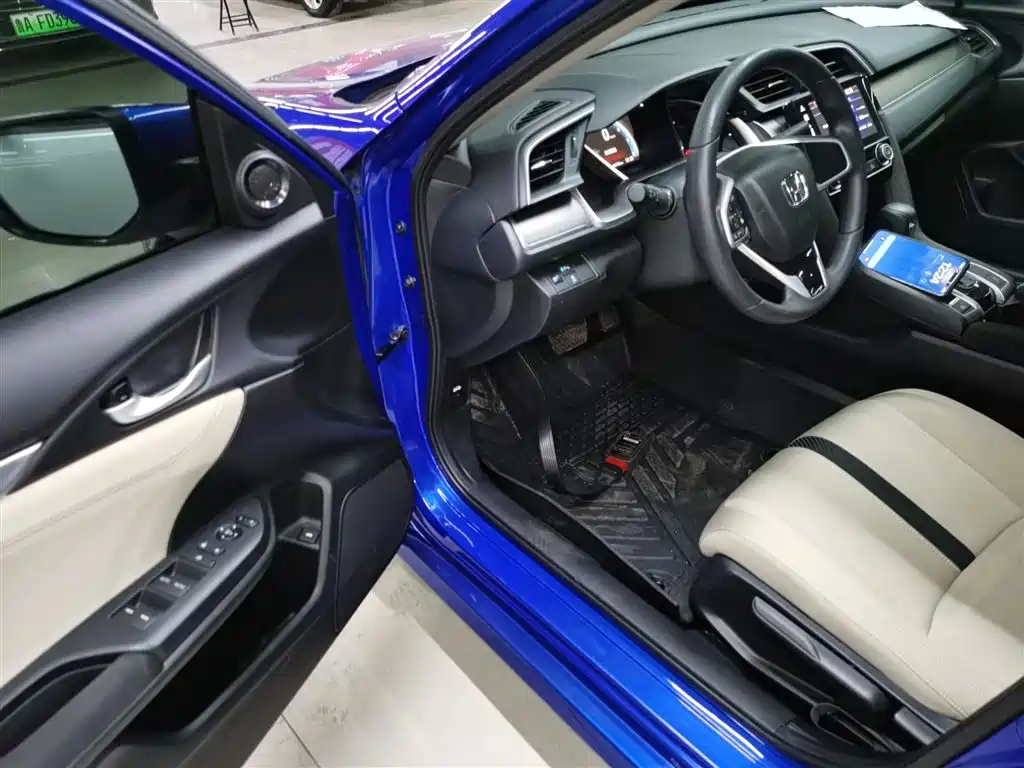 Honda Civic 2019 — фото 13
