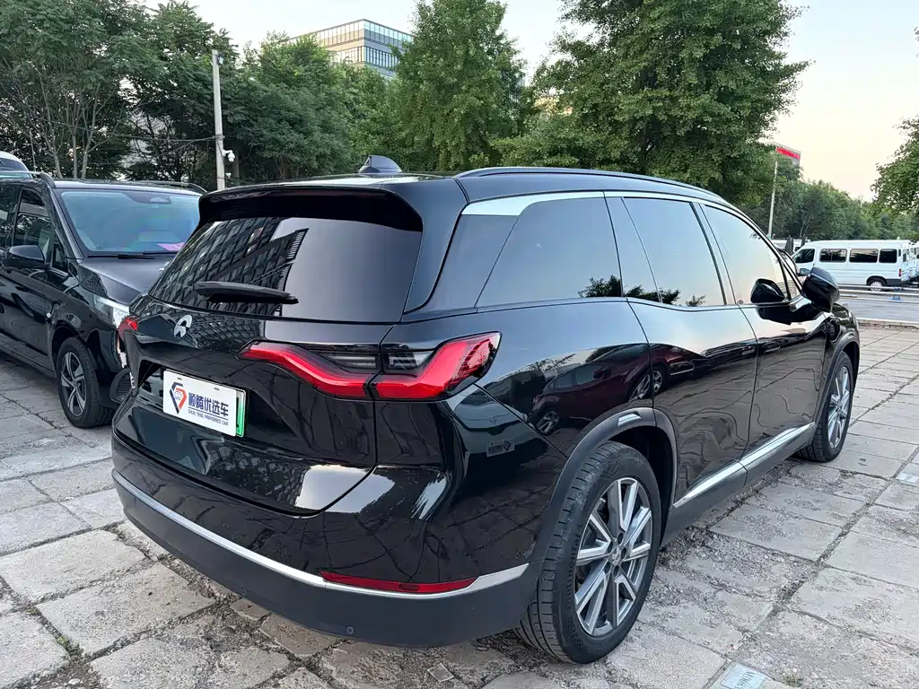 NIO ES8 2022
