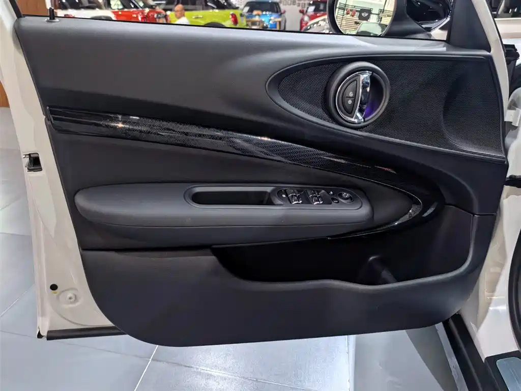MINI Clubman 2024 — фото 14