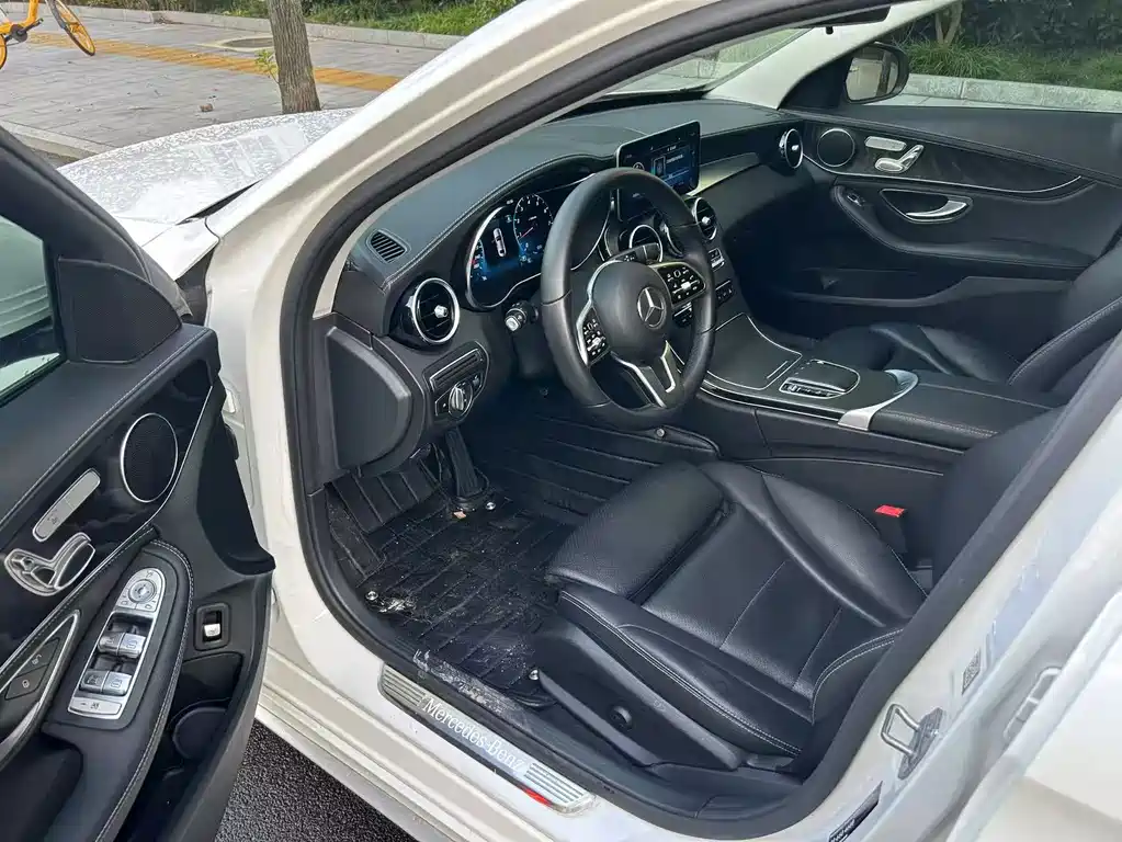 Mercedes-Benz C-Class 2019 — фото 6
