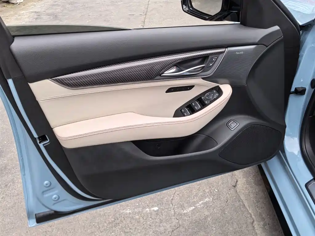 Cadillac CT5 2025 — фото 10