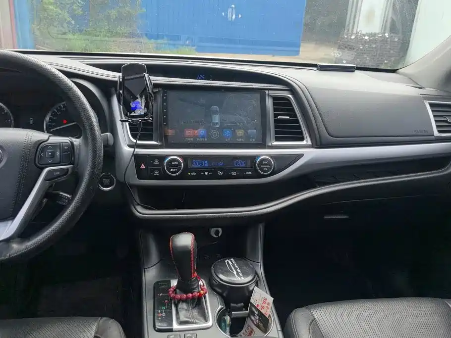 Toyota Highlander 2018 — фото 13