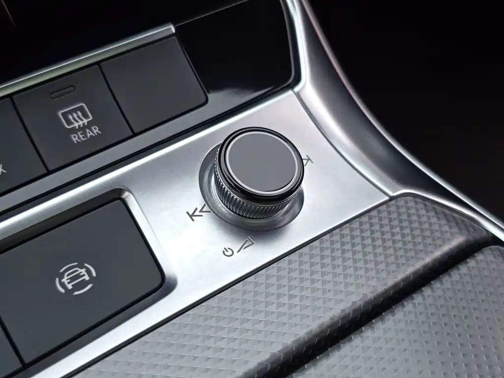 Audi A6L 2022