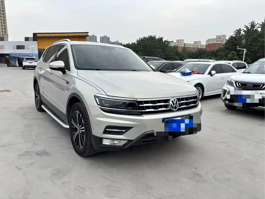 Volkswagen Tiguan L 2017 — фото 3