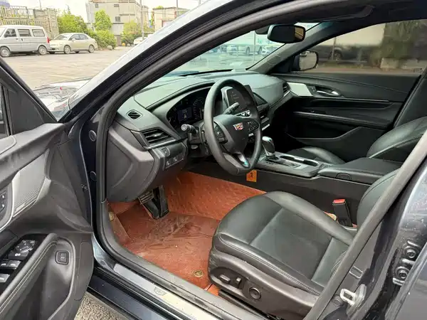 Cadillac CT4 2021