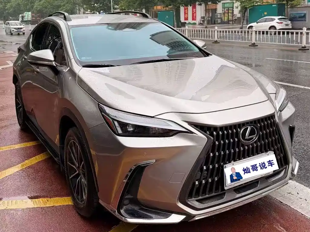 Lexus NX 2024