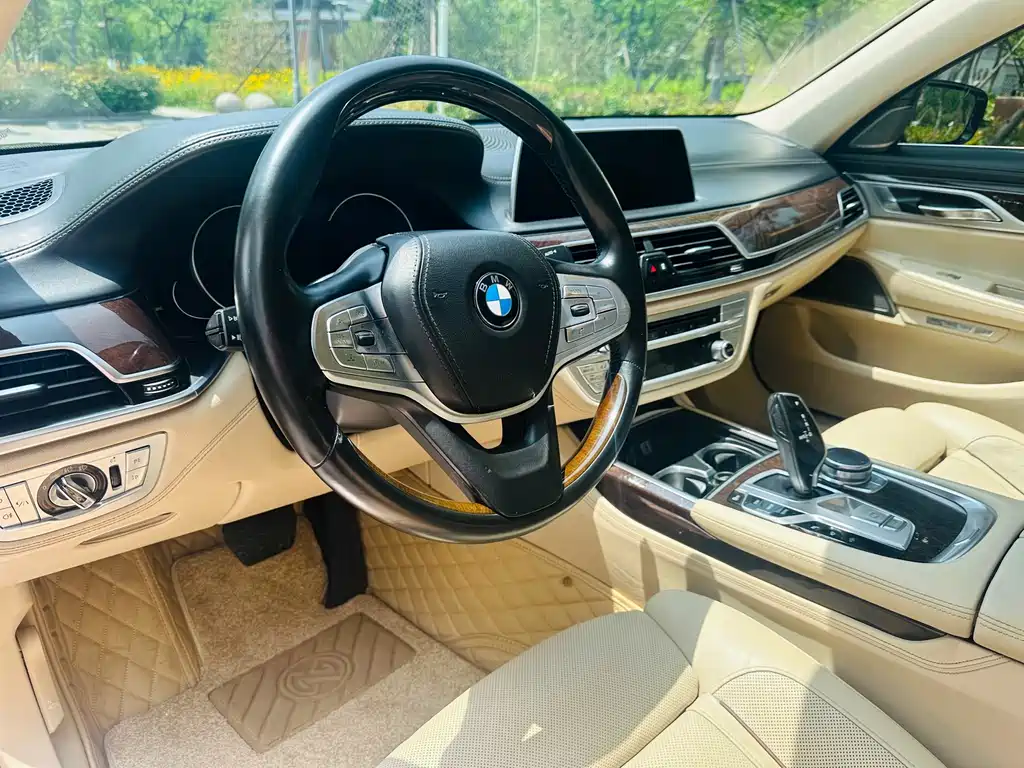 BMW 7 Series 2016 — фото 7