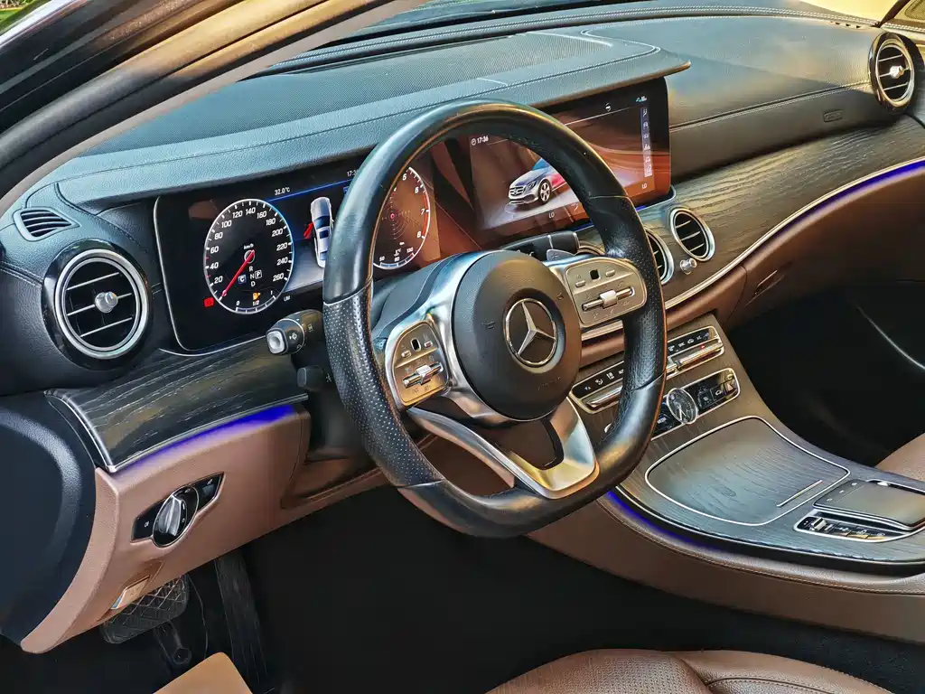 Mercedes-Benz E-Class 2019 — фото 11