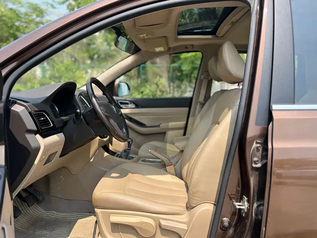 Baojun 730 2015