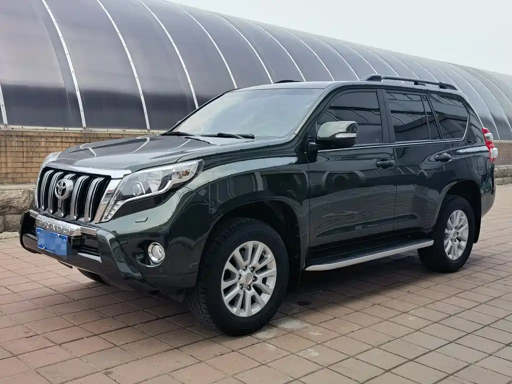 Toyota Prado 2017 — фото 1