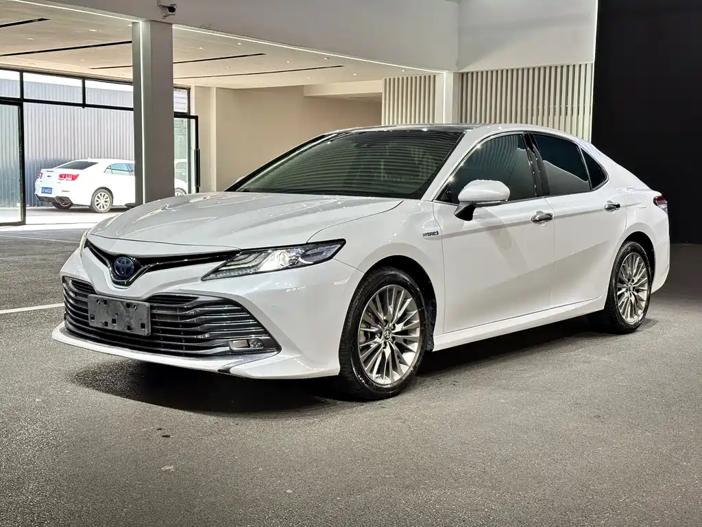 Toyota Camry 2020 — фото 4