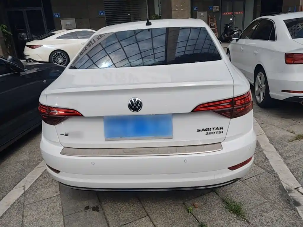 Volkswagen Sagitar 2021
