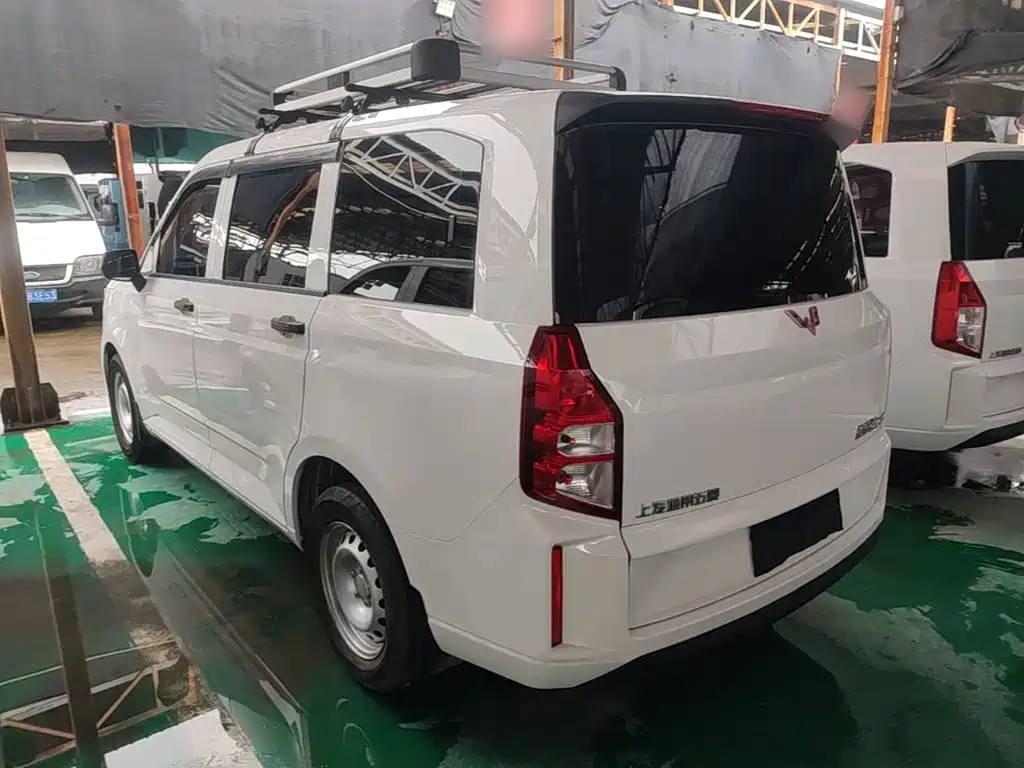 Wuling Hongguang PLUS 2023
