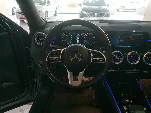 Mercedes-Benz GLB 2021