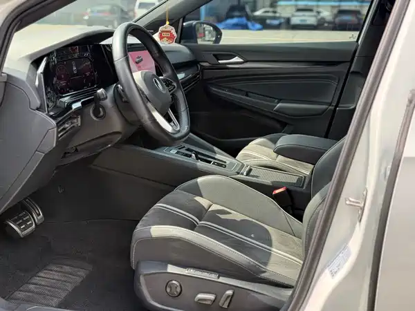 Volkswagen Golf 2022