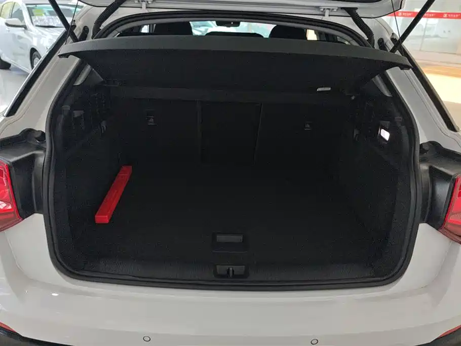 Audi Q2L 2020