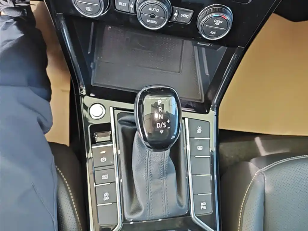 Volkswagen Passat 2019 — фото 14