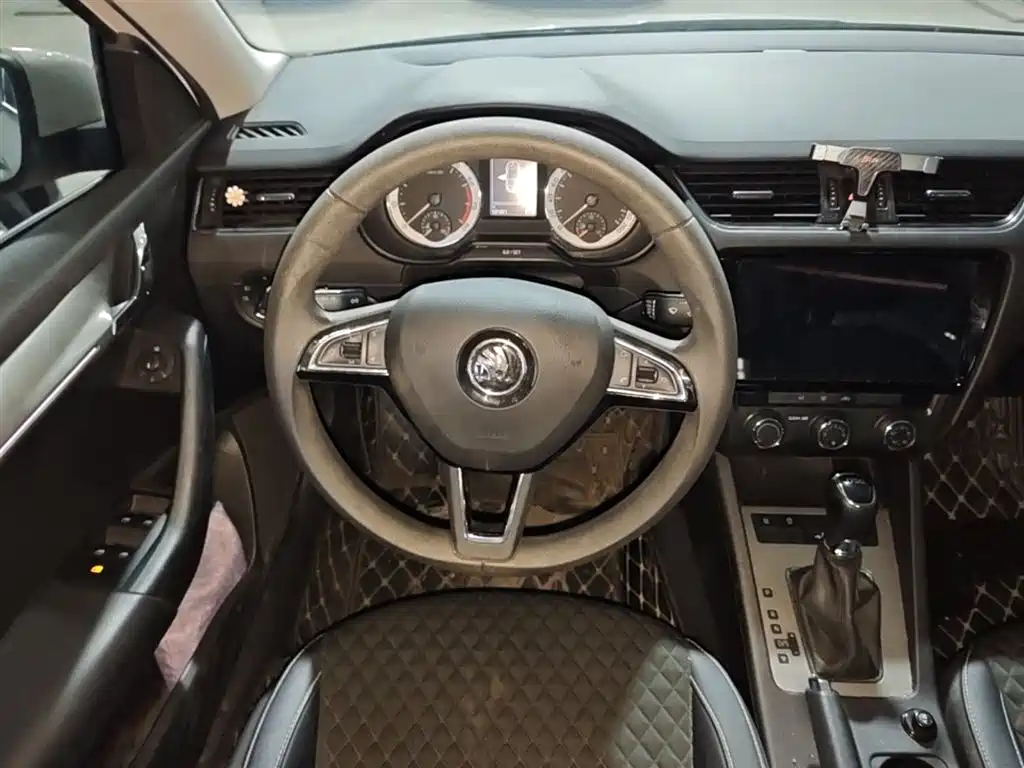 Skoda Octavia 2020 — фото 11
