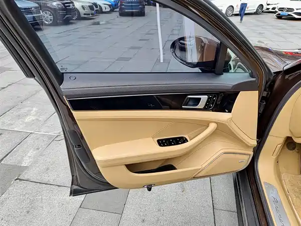 Porsche Panamera 2018