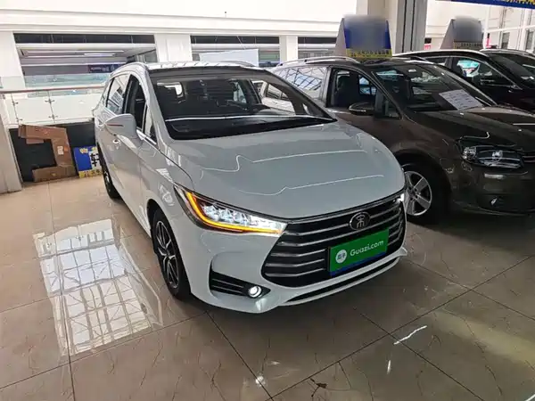 BYD Song MAX 2017