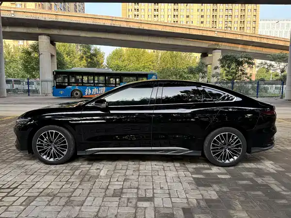 BYD Han 2024