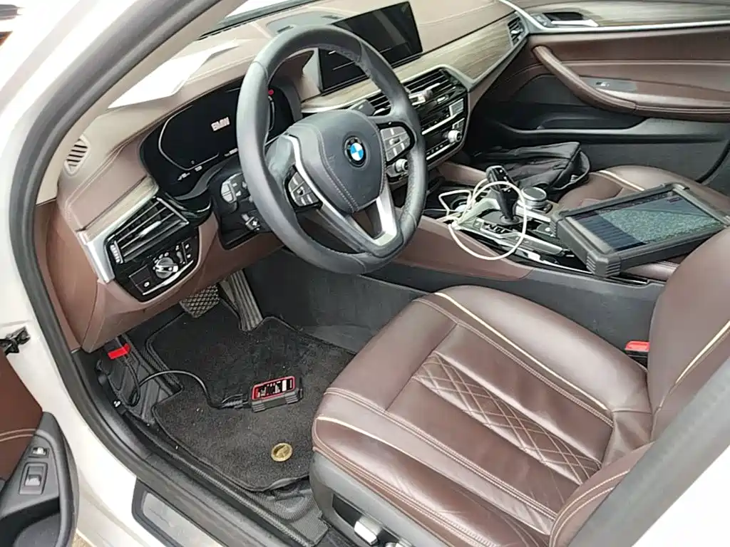 BMW 5 Series New Energy 2020 — фото 15