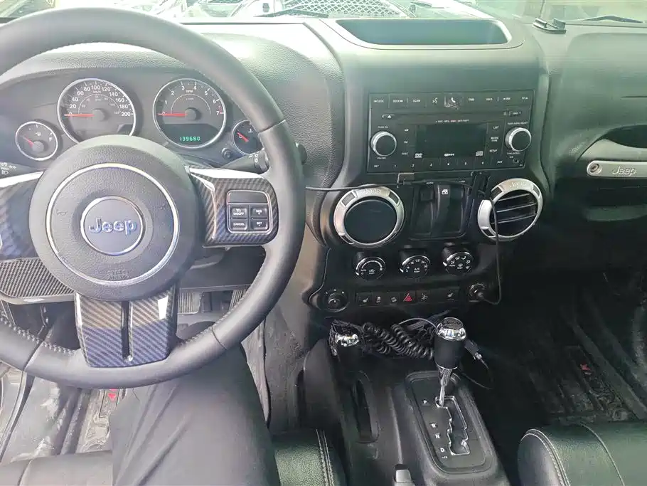 Jeep Wrangler 2013 — фото 12