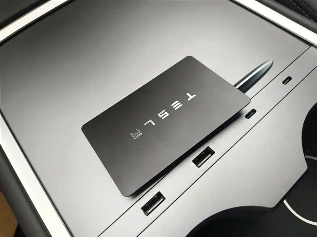 Tesla Model 3 2023 — фото 9