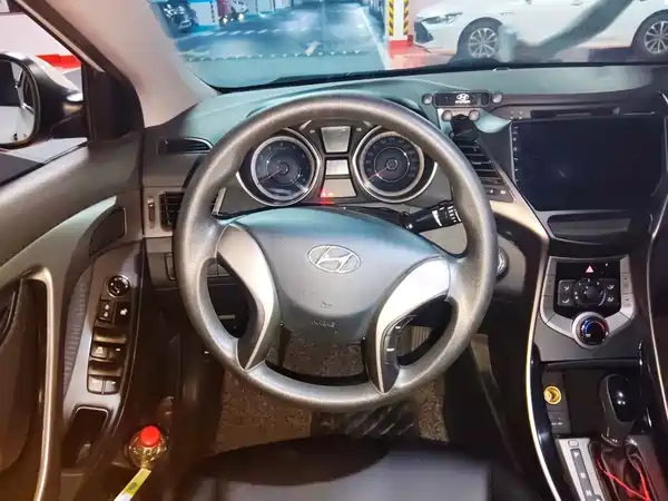 Hyundai Elantra Langdong 2014