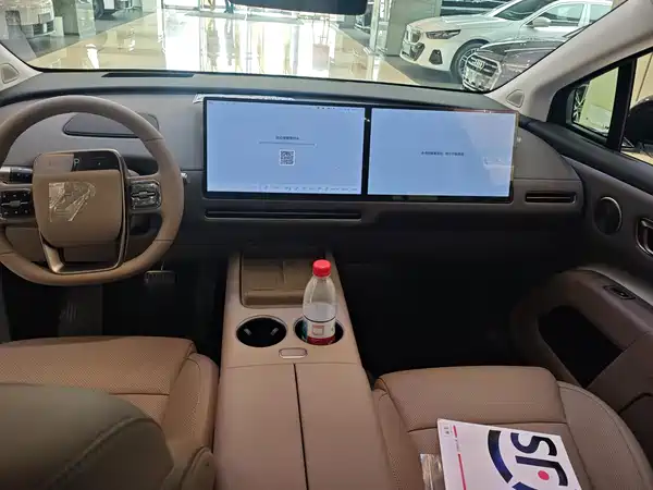 Li Auto i8 2026