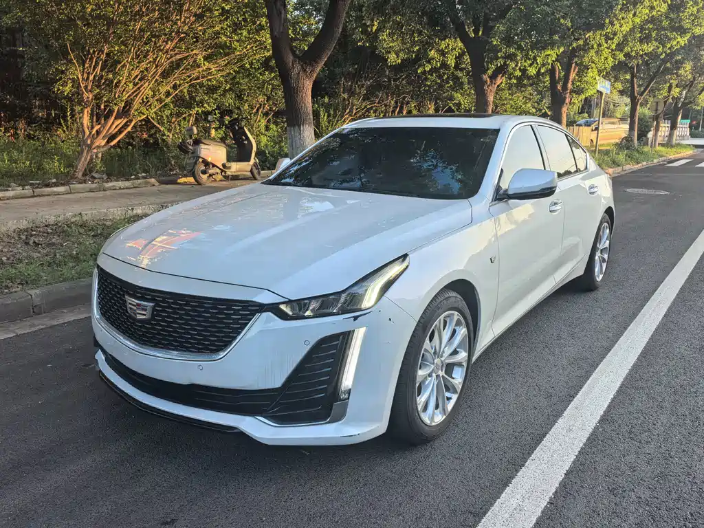 Cadillac CT5 2023 — фото 1