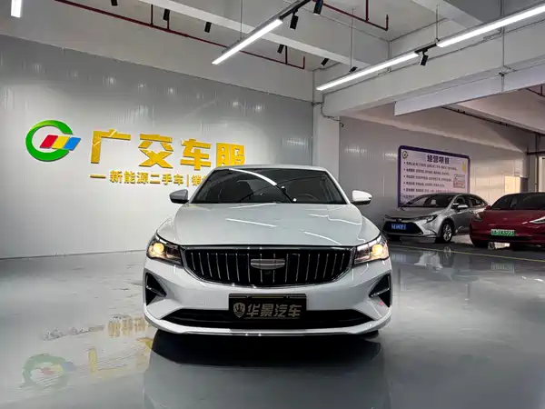 Geely Emgrand 2025