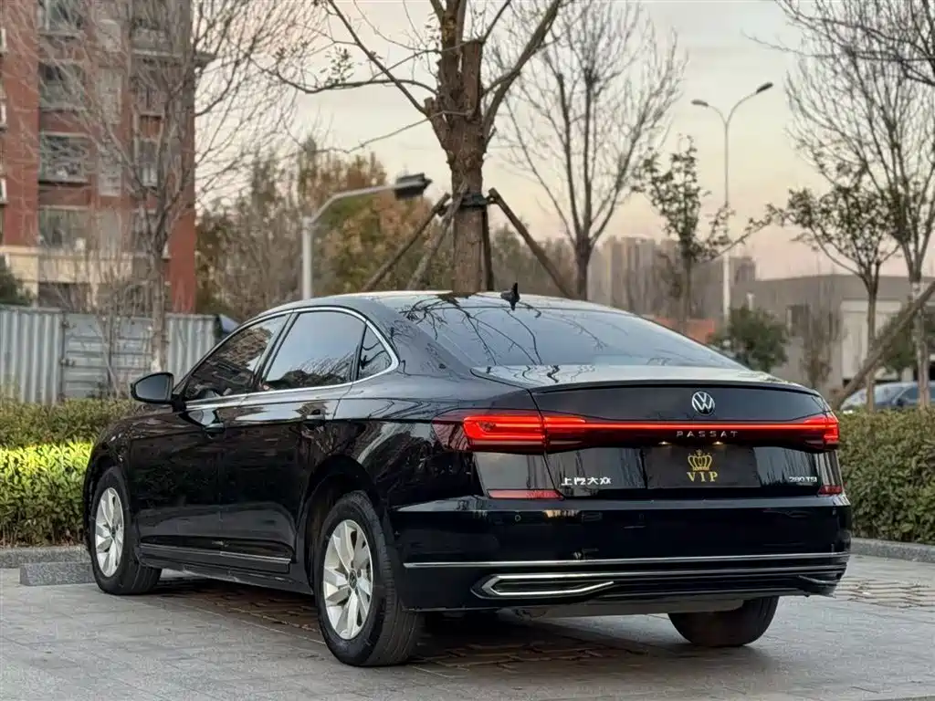Volkswagen Passat 2022 — фото 24