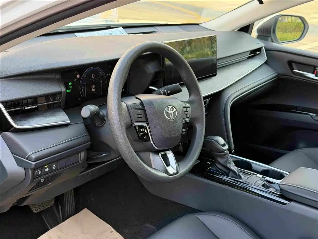 Toyota Camry 2026 — фото 11
